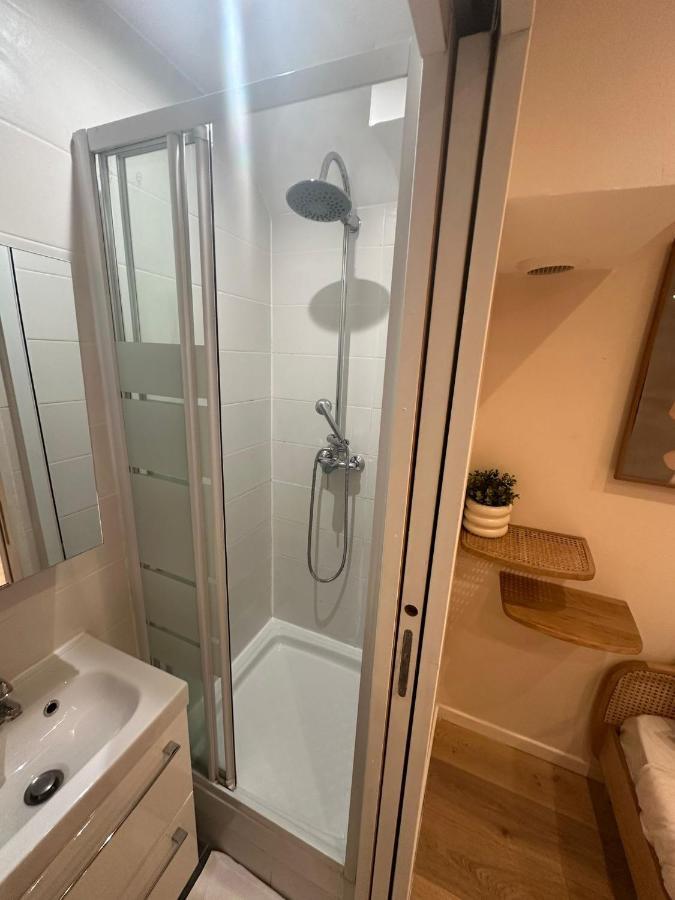 Modern And Warm Fully Renovated Split Level Apart Steps Away From The Grands Boulevard Apartment Paris Luaran gambar